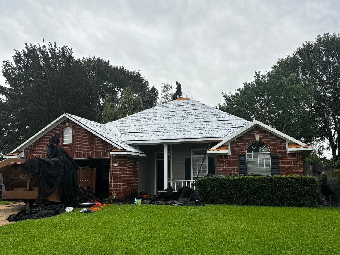 Gallery photos for Dynamic Roof Makeover Boosts Curb Appeal: Image #1
